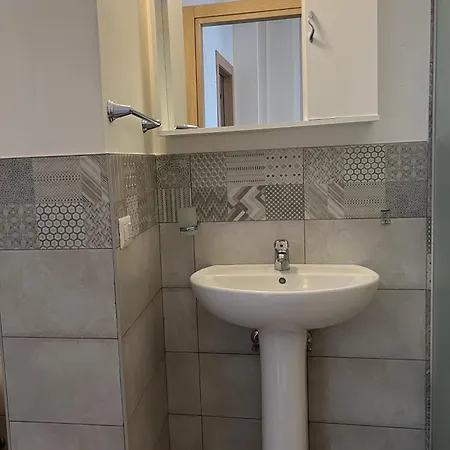 Jasmine סנטה תרזה די ריבה
